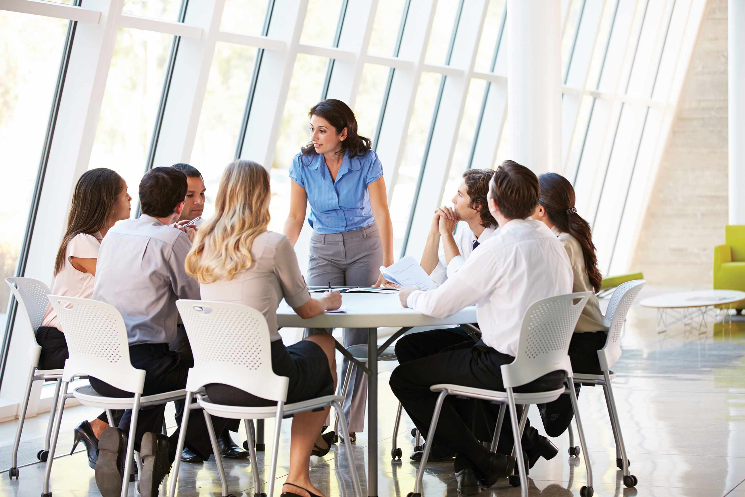 Le Leadership au Féminin : Inspirer, Encourager et Promouvoir l'Égalité des Sexes au Travail