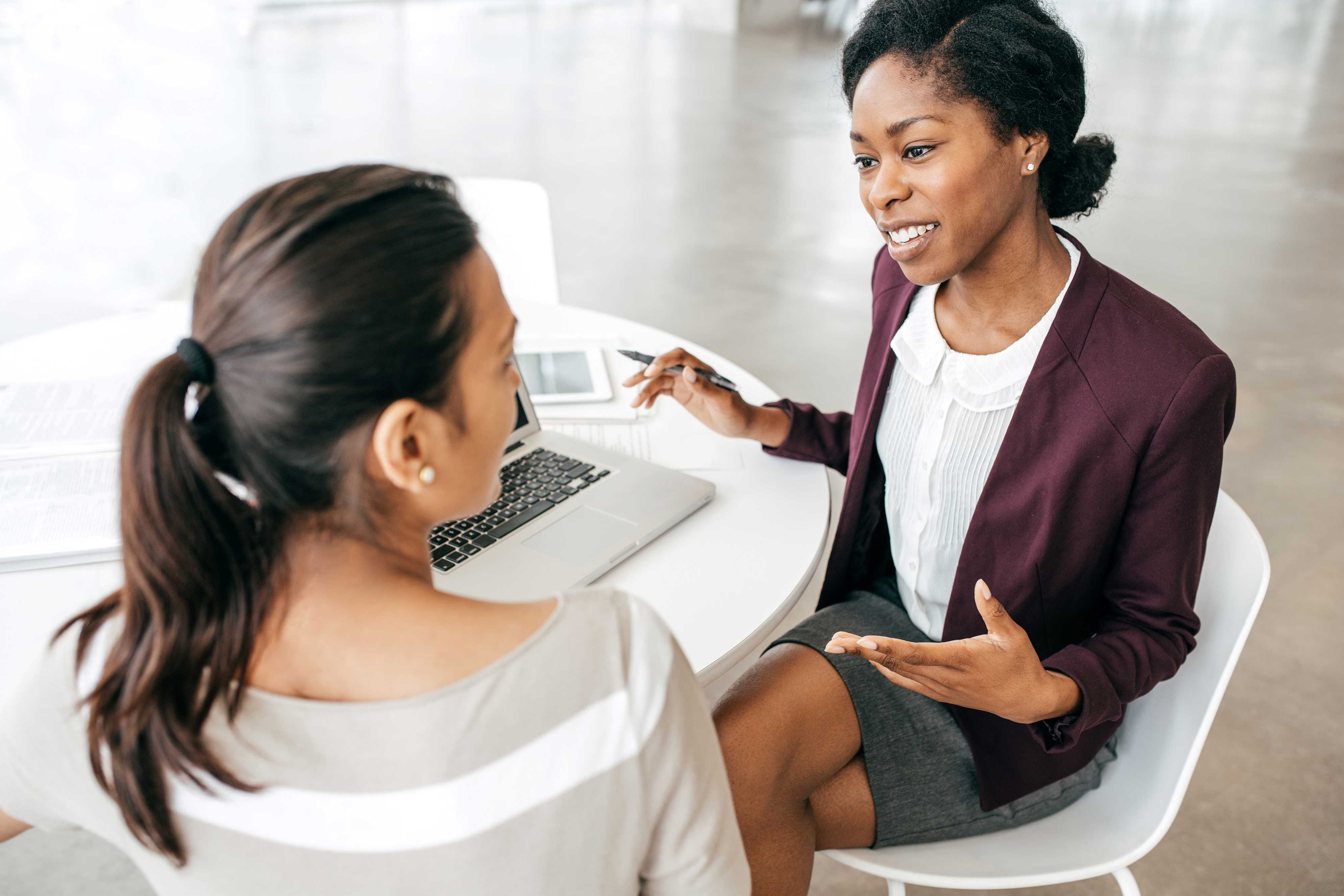 Leadership Féminin : Les clés pour briser le plafond de verre